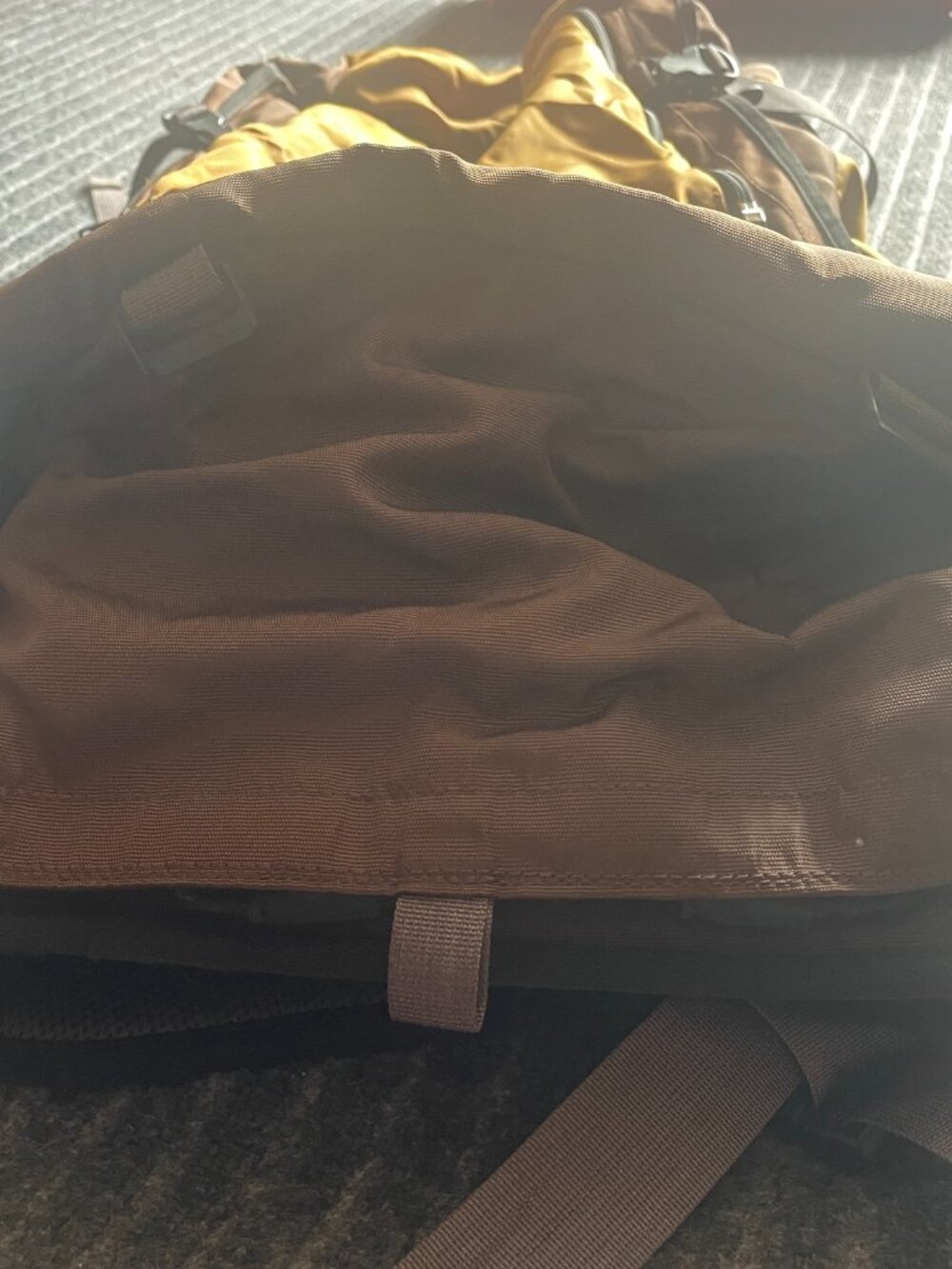 REI Pinnacle Hiking Alpine Backpack Model 13104 65 Liters 4 pounds 9 oz - Picture 9 of 16